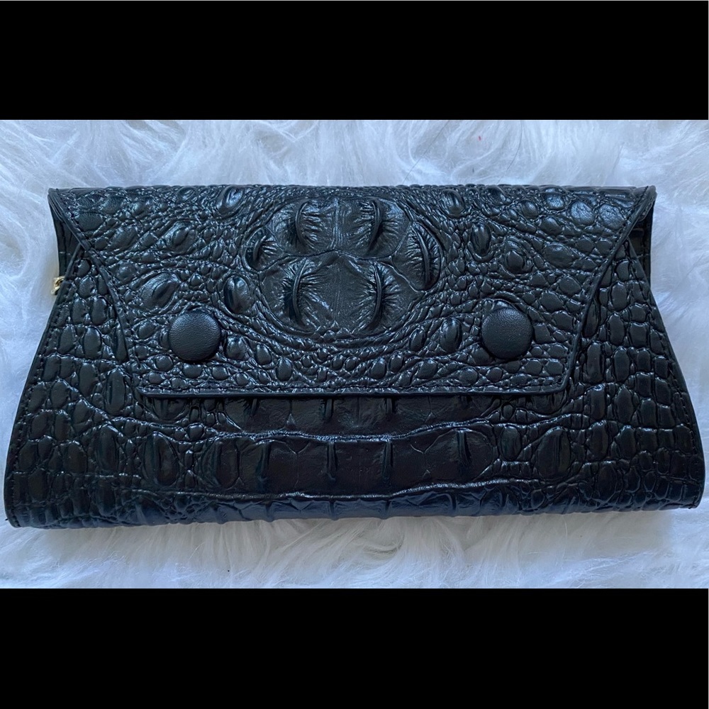 Black, Fasion CLUTCH Sling Body Synthetic, Alligator skin Style fashion bag. NEW